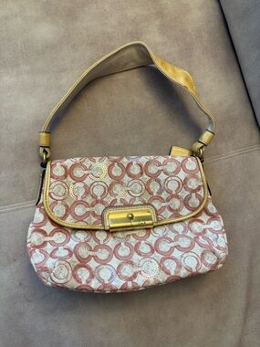 Coach Shoulder Bag in Pink/Gold